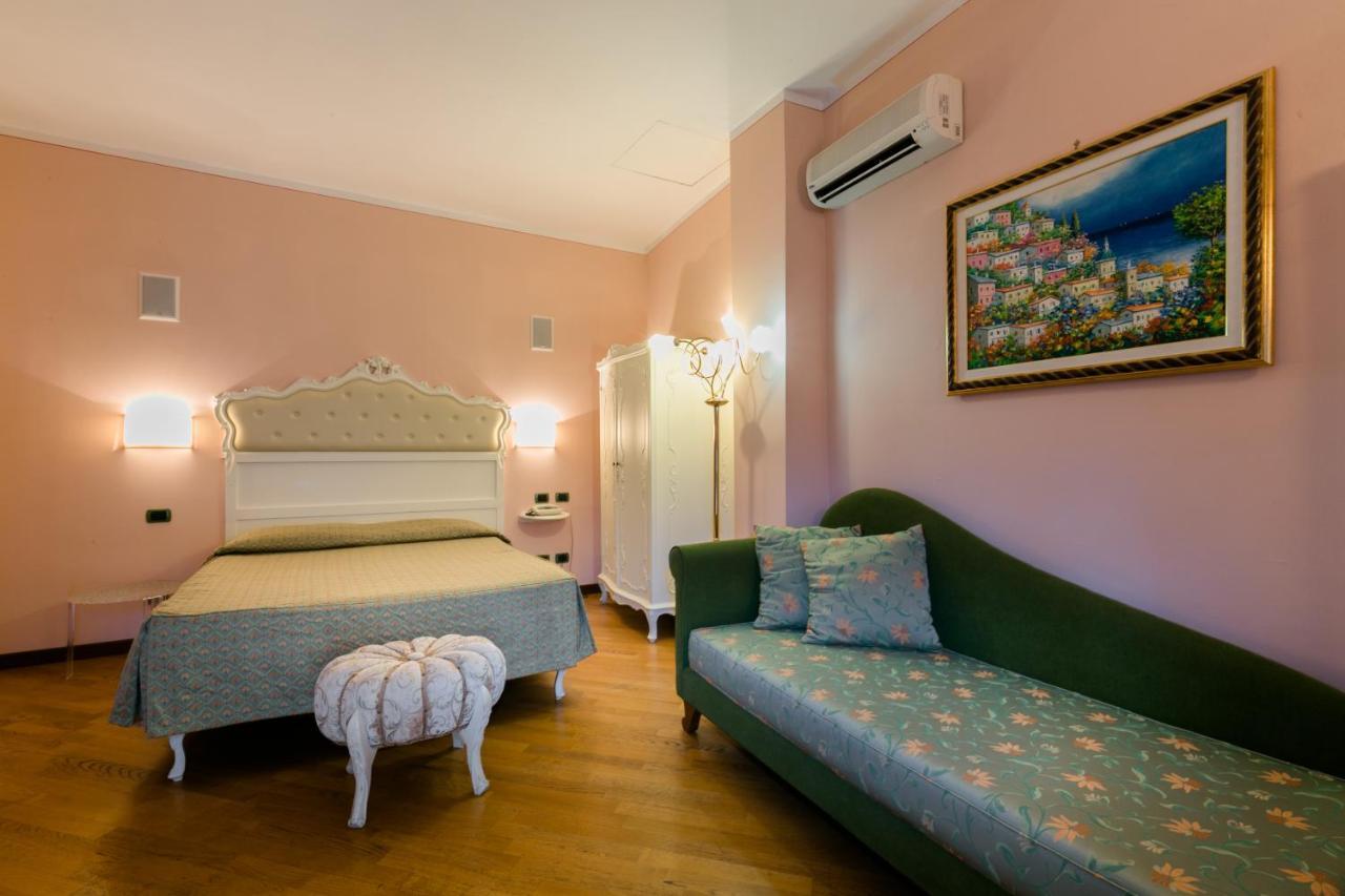 Hotel Pace Sirmione Bagian luar foto