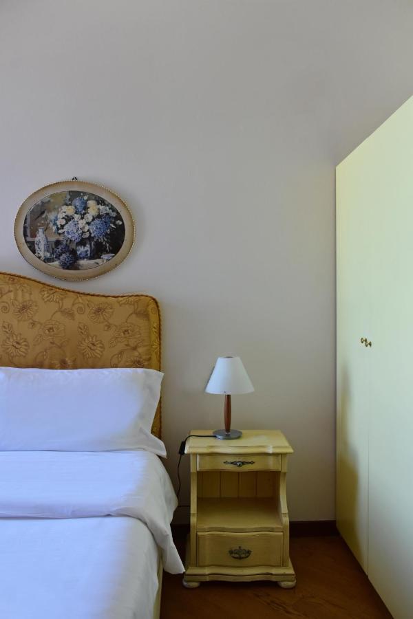 Hotel Pace Sirmione Bagian luar foto