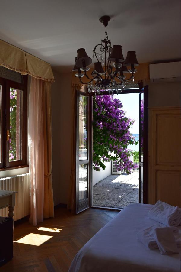 Hotel Pace Sirmione Bagian luar foto