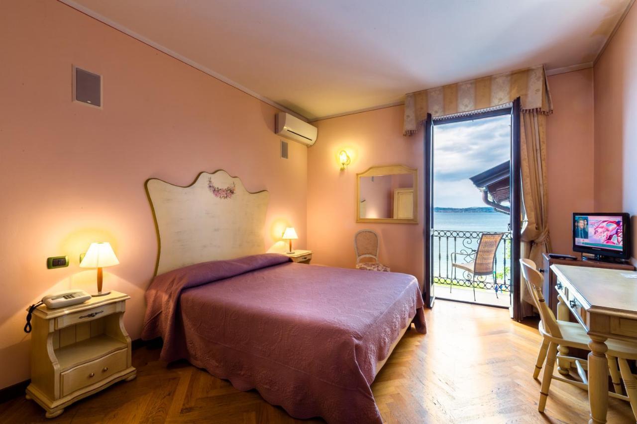 Hotel Pace Sirmione Bagian luar foto